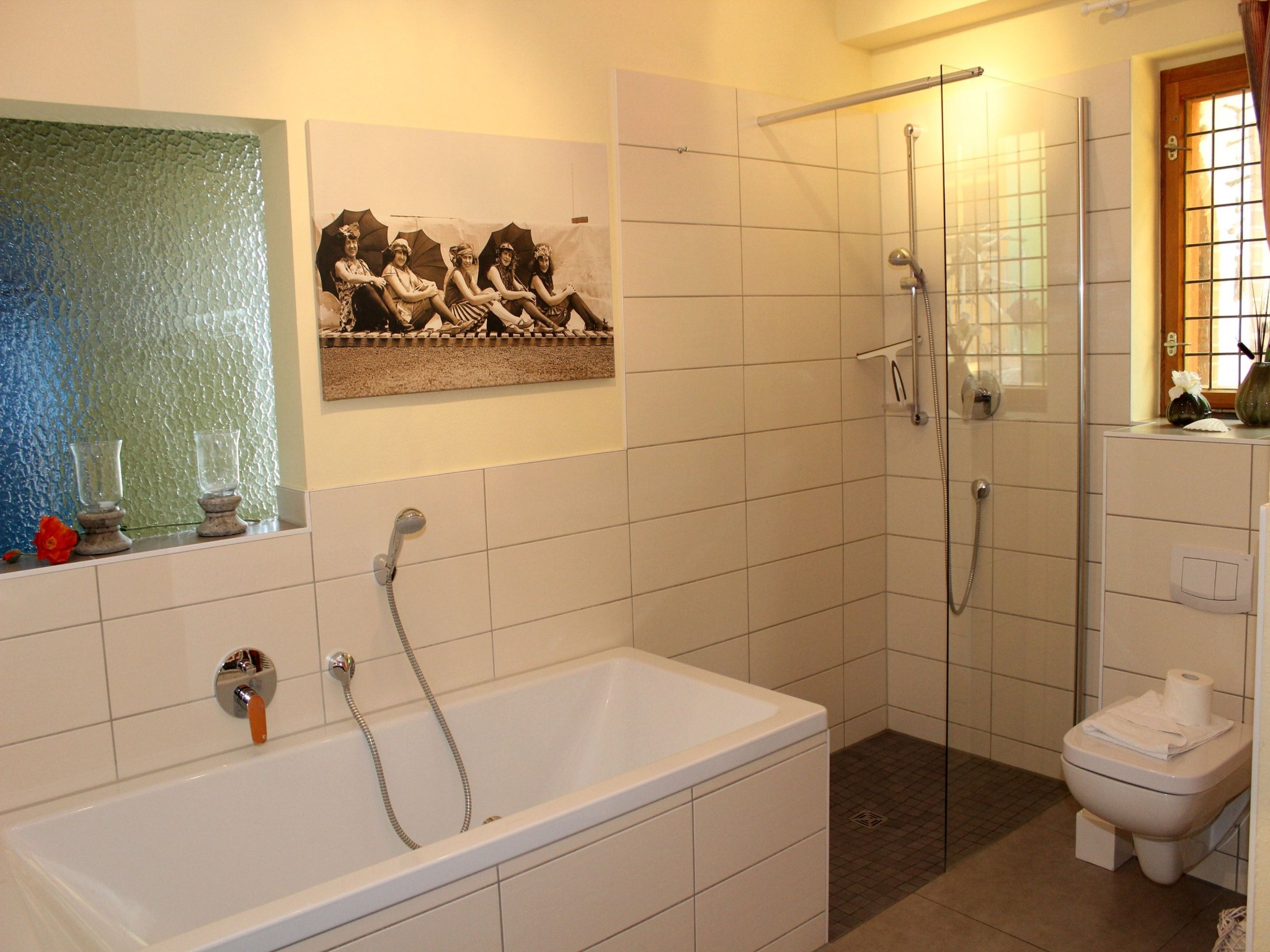 Großes Badezimmer